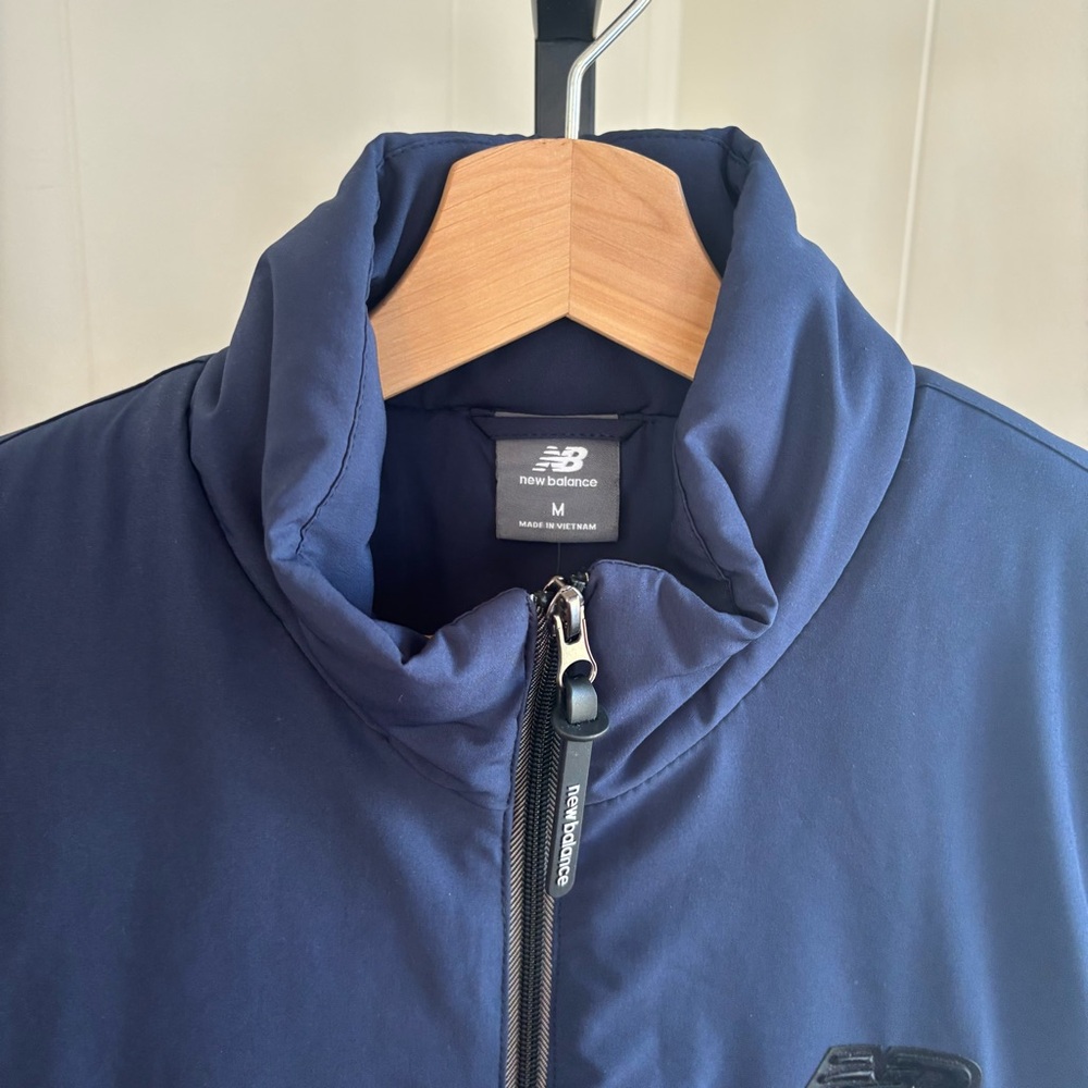 New Balance Mens M Navy Blue Full Zip Puffer Tech Vest Water/Wind Resistant NWT